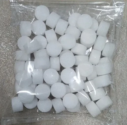 Nephthalene White Ball